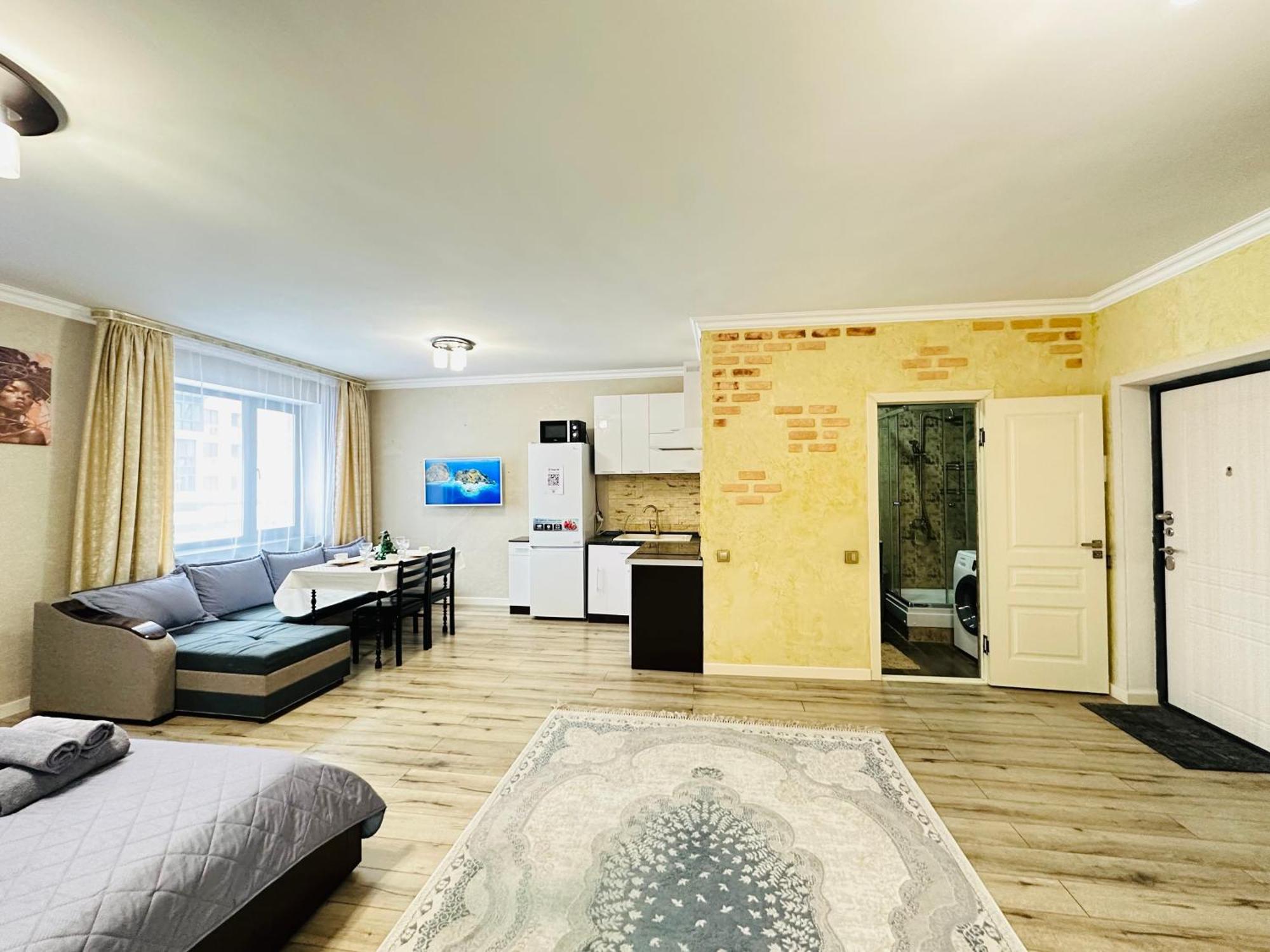 Vostochnyi Park Apartament In The Center Of Almaty Daire Dış mekan fotoğraf