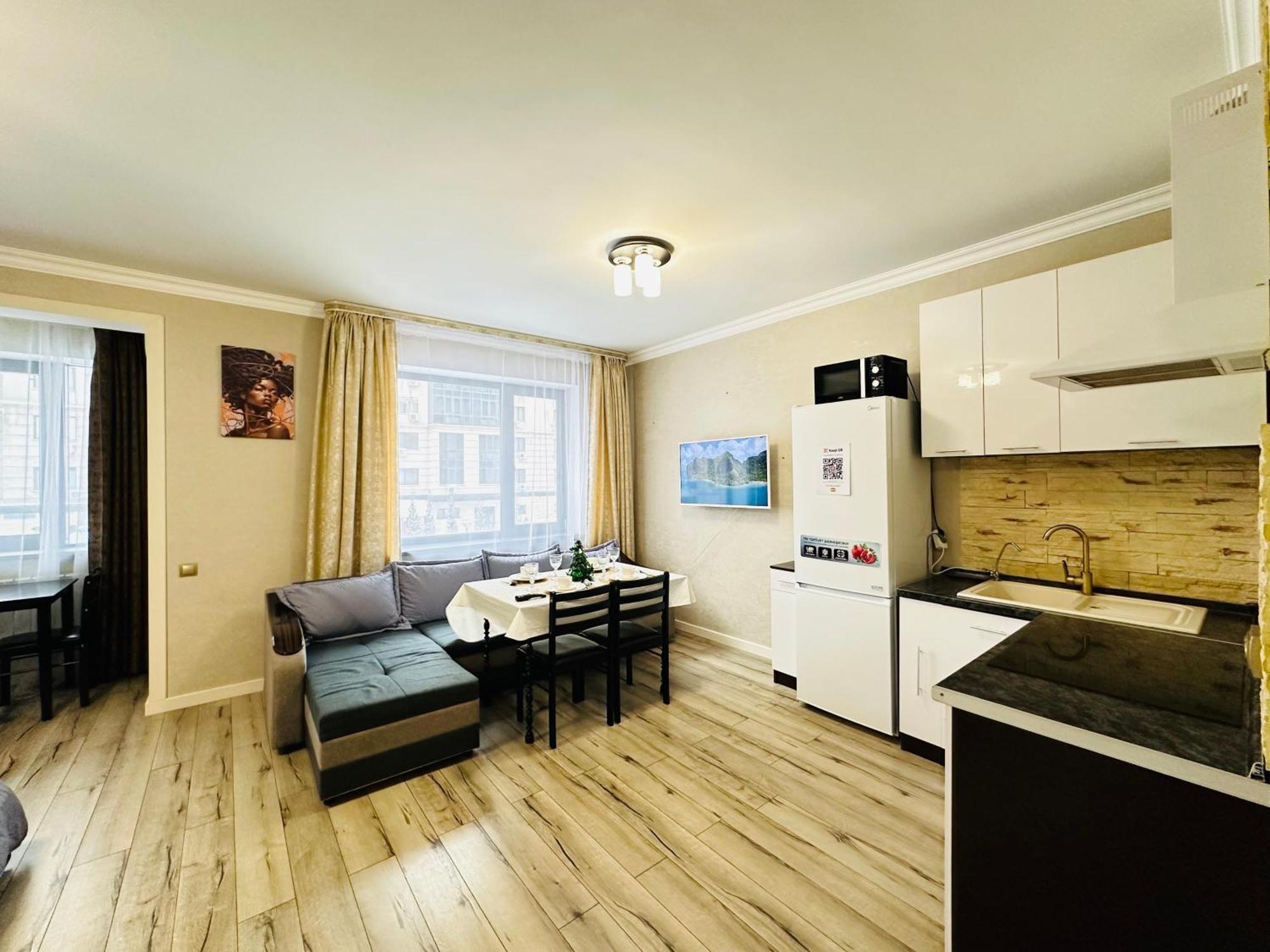 Vostochnyi Park Apartament In The Center Of Almaty Daire Dış mekan fotoğraf