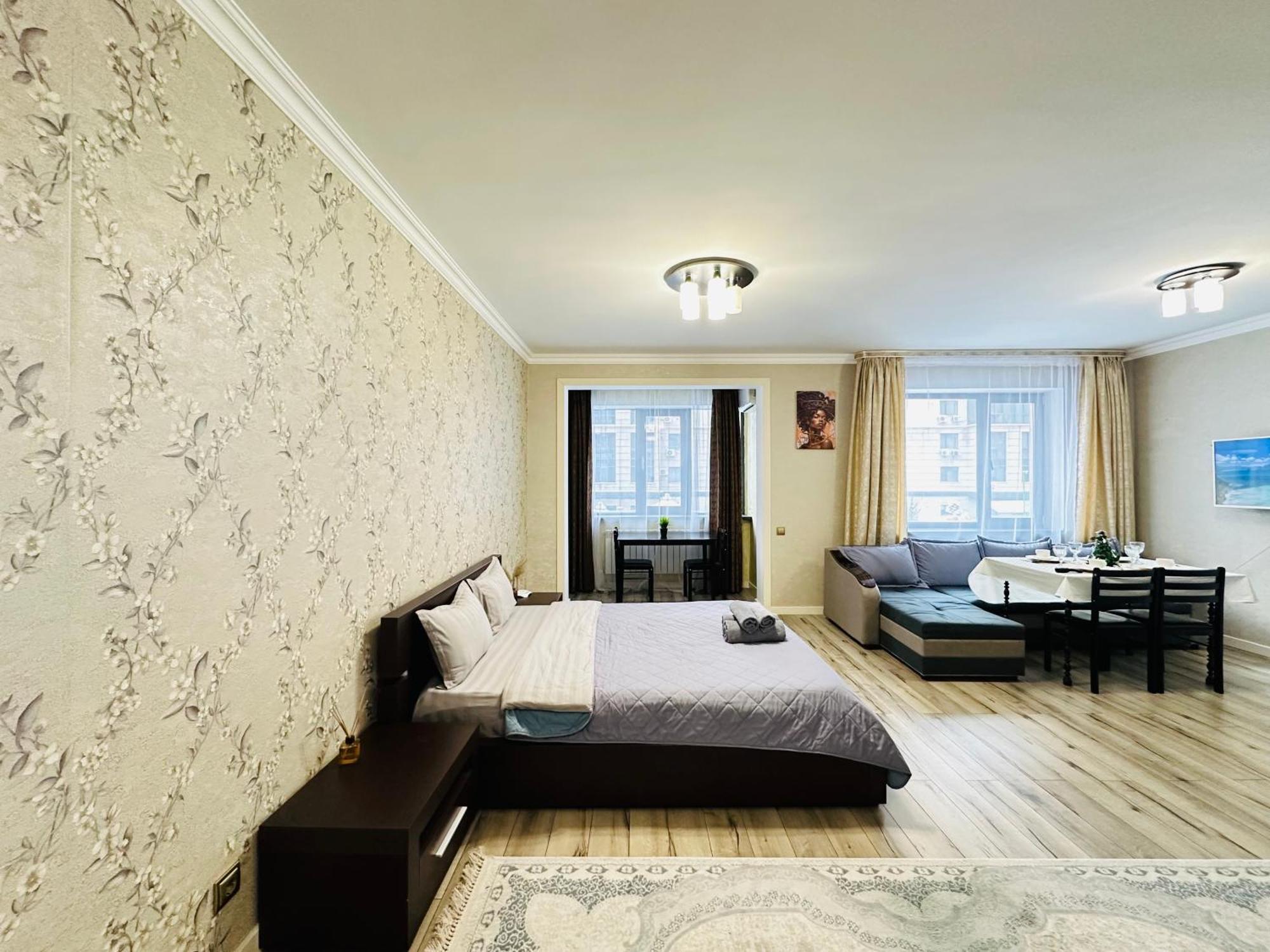 Vostochnyi Park Apartament In The Center Of Almaty Daire Dış mekan fotoğraf